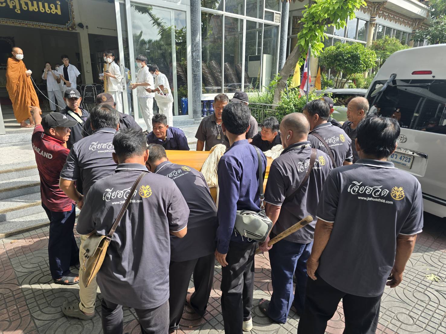 ผลงานเจียฮวด หีบศพ