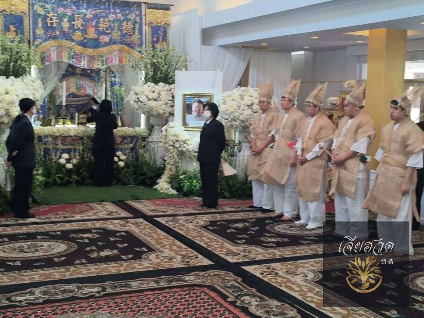 ผลงานเจียฮวด หีบศพ